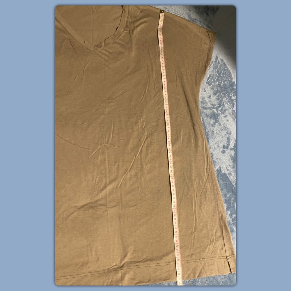 Hanro tan
Short Sleeve Tee - Picture 5 of 8